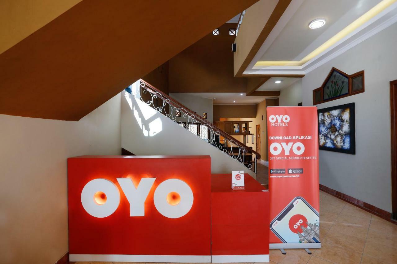 Oyo 1072 Kampung Condro Wulan Guesthouse Maguwo Buitenkant foto
