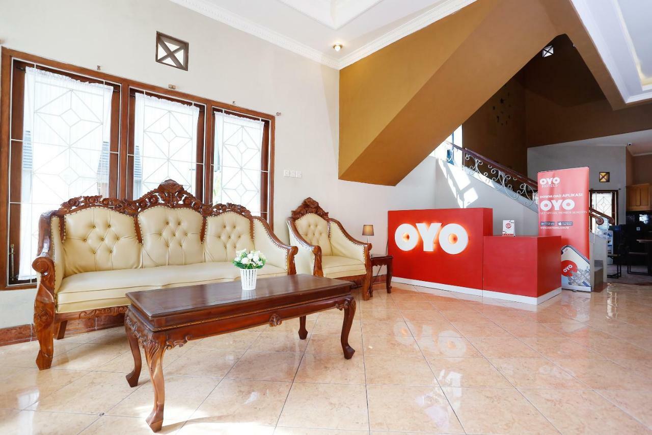Oyo 1072 Kampung Condro Wulan Guesthouse Maguwo Buitenkant foto