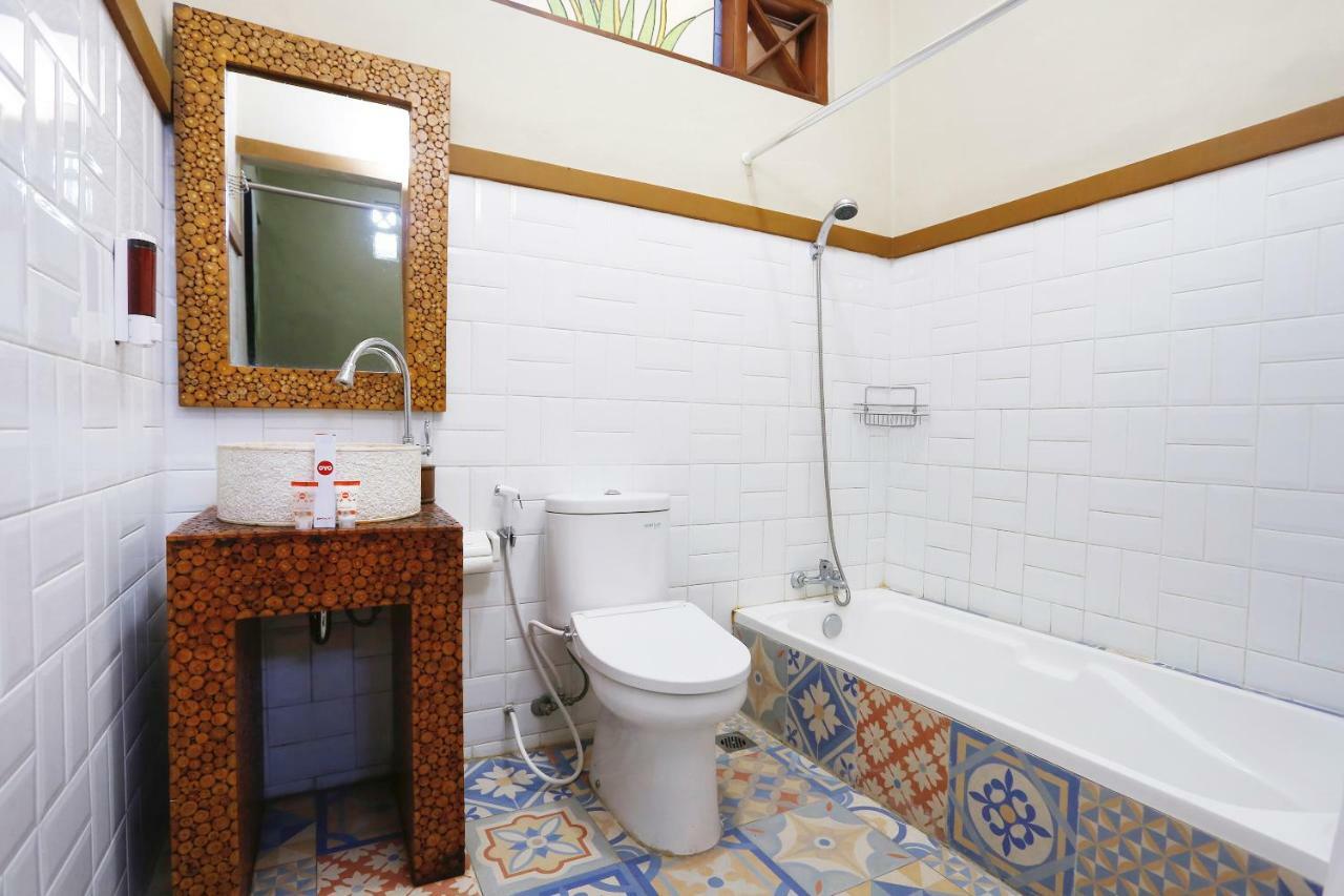 Oyo 1072 Kampung Condro Wulan Guesthouse Maguwo Buitenkant foto